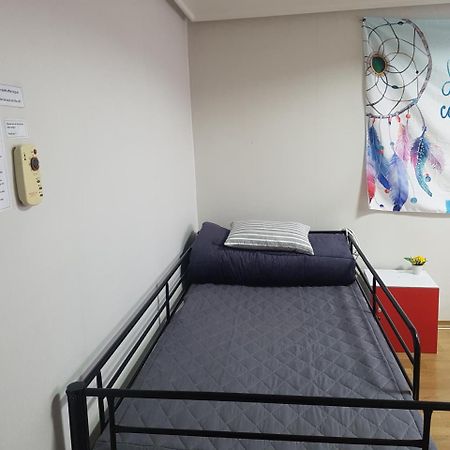 Silk Road Hostel Пусан Экстерьер фото