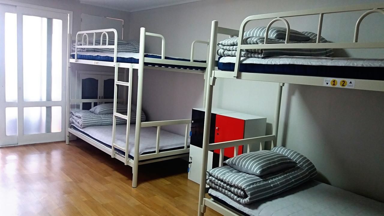 Silk Road Hostel Пусан Экстерьер фото