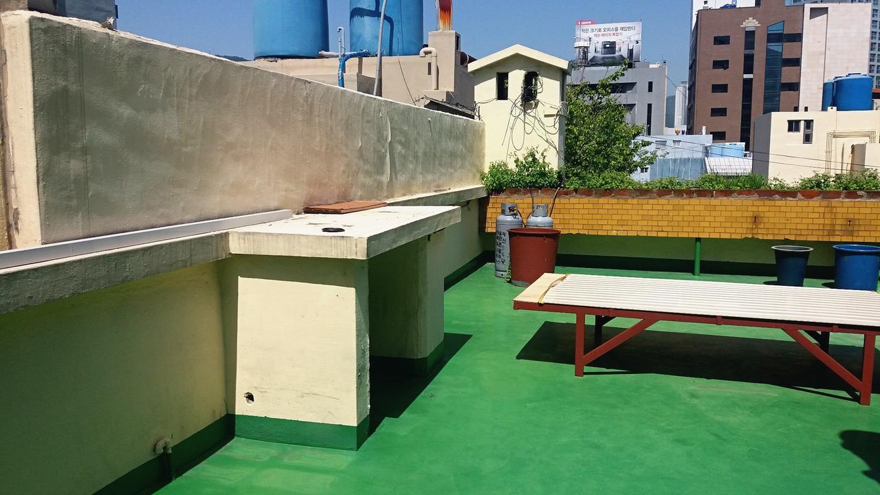 Silk Road Hostel Пусан Экстерьер фото
